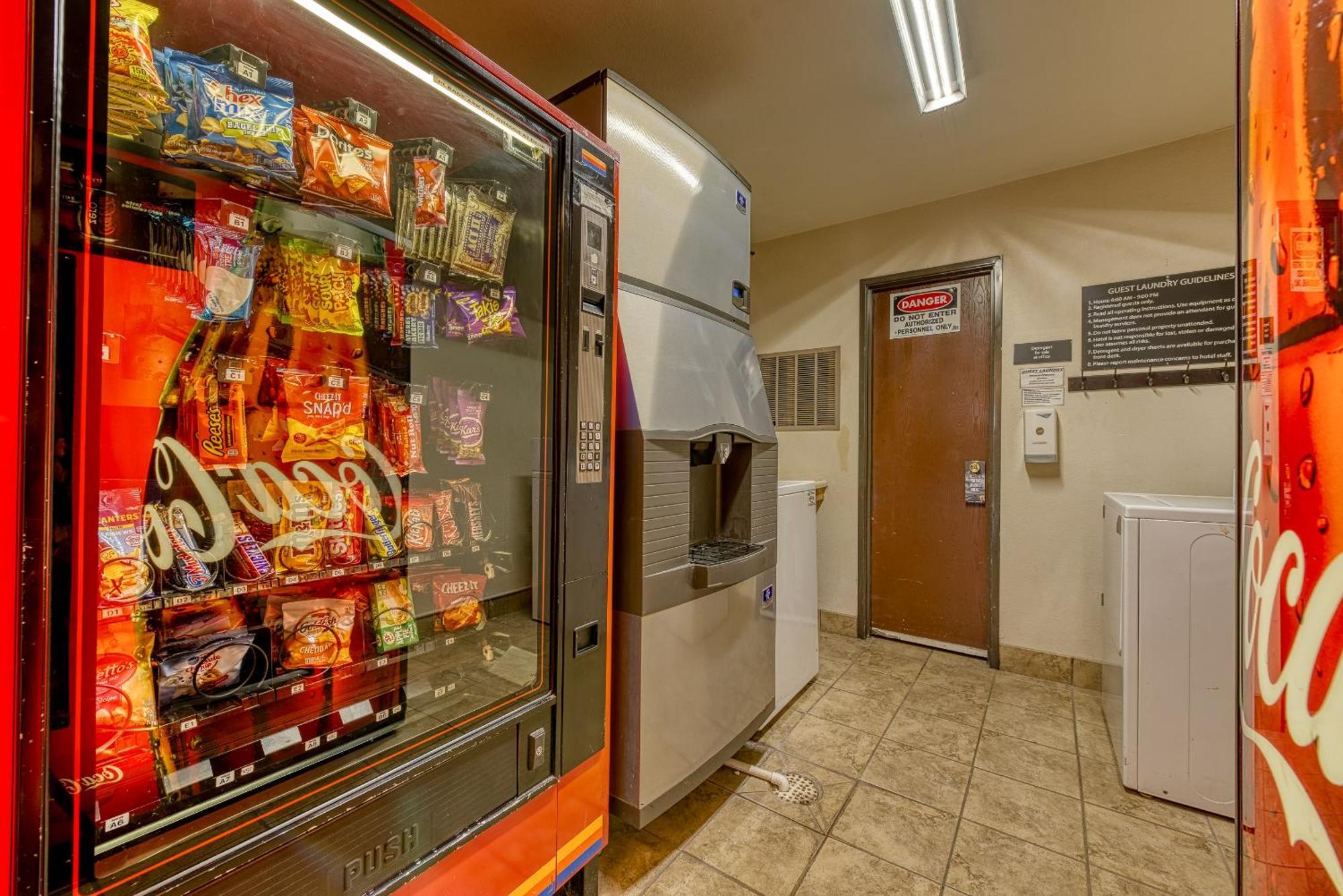 Motel Super 8 By Wyndham Alamosa Esterno foto